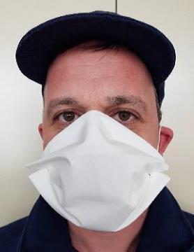 ZAŠČITNA OPREMA IN PRIPOROČILA OSEBAM, KI BODO IZVAJALE VSAKDANJE OPRAVKE V ČASU EPIDEMIJE COVID-19 2